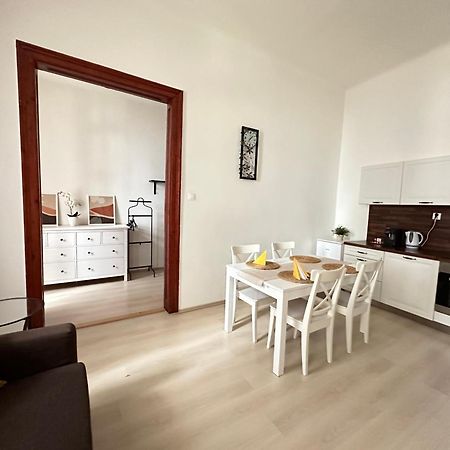 Apartment In Historical Part - Old Town Top Address Bratislava Buitenkant foto
