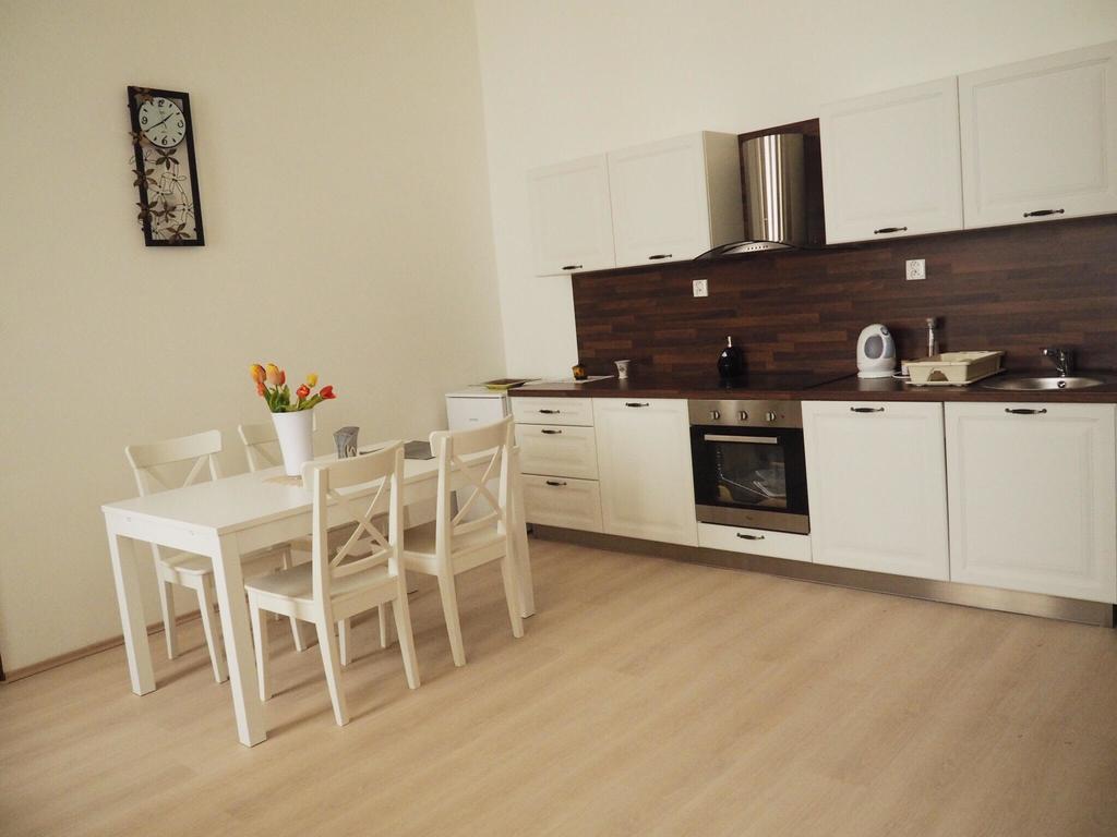 Apartment In Historical Part - Old Town Top Address Bratislava Buitenkant foto